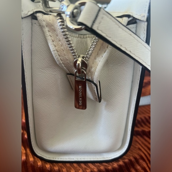 Michael Kors Selma Saffiano Leather Mini Messenger Bag In Black And White - Picture 10 of 10